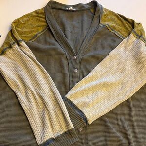 POL Green and Beige Button-Up Cardigan